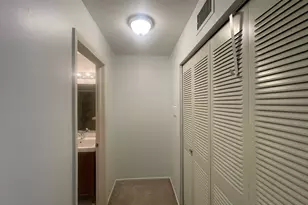 1912 Prairie Square, Schaumburg, IL 60173 - Photo 20