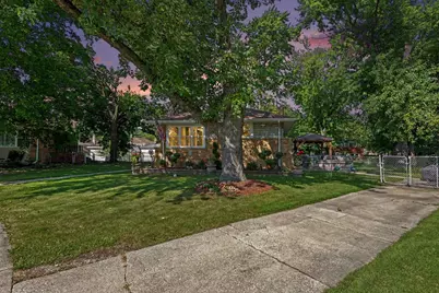 908 E 159th Place, South Holland, IL 60473 - Photo 2