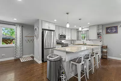 908 E 159th Place, South Holland, IL 60473 - Photo 4