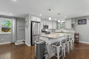 908 E 159th Pl, South Holland, IL 60473 - Photo 4