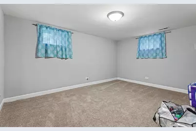 908 E 159th Place, South Holland, IL 60473 - Photo 14