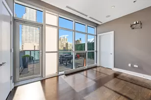 110 W Superior St, Chicago, IL 60654 - Photo 28