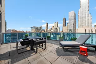 110 W Superior St, Chicago, IL 60654 - Photo 6