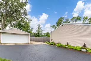 2921 Everglade Ave, Woodridge, IL 60517 - Photo 26