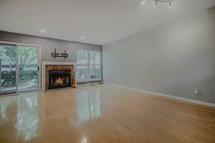 1069 Talbots Ln, Elk Grove Village, IL 60007 - Photo 4