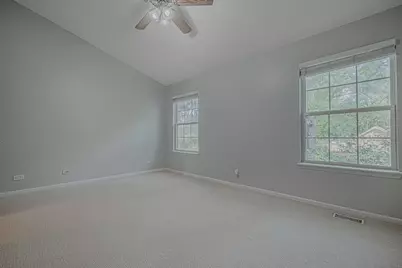 1069 Talbots Lane #0, Elk Grove Village, IL 60007 - Photo 16