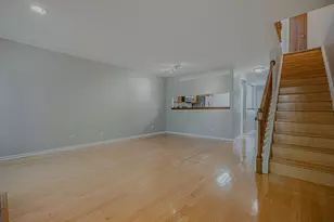 1069 Talbots Ln, Elk Grove Village, IL 60007 - Photo 8