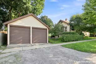 204 N Archer Ave, Mundelein, IL 60060 - Photo 2