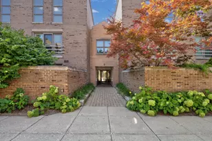 2331 N Wayne Ave, Chicago, IL 60614 - Photo 2