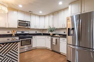 2625 N Ashland Ave, Chicago, IL 60614 - Photo 10