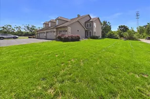 639 Queens Ct, Rockton, IL 61072 - Photo 1