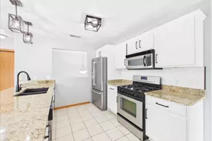 639 Queens Ct, Rockton, IL 61072 - Photo 14