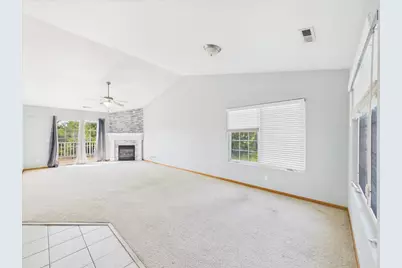 639 Queens Court #8, Rockton, IL 61072 - Photo 6