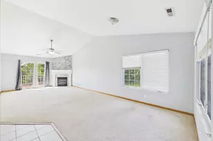 639 Queens Ct, Rockton, IL 61072 - Photo 6