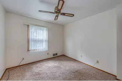 1602 Larson Avenue, Saint Charles, IL 60174 - Photo 22