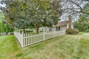 1602 Larson Ave, Saint Charles, IL 60174 - Photo 26