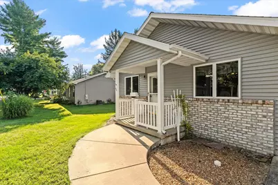 915 E Grant Street, Monticello, IL 61856 - Photo 2