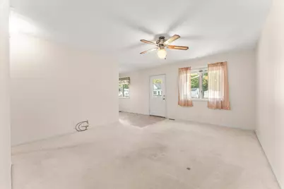 915 E Grant Street, Monticello, IL 61856 - Photo 6
