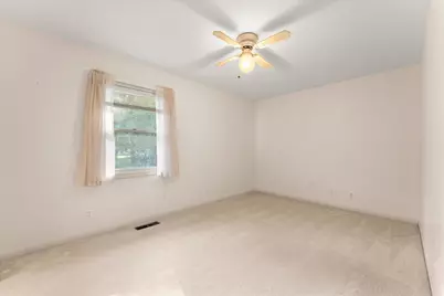 915 E Grant Street, Monticello, IL 61856 - Photo 14