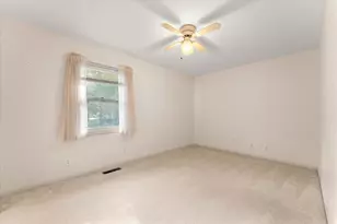 915 E Grant St, Monticello, IL 61856 - Photo 14
