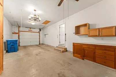 915 E Grant Street, Monticello, IL 61856 - Photo 24