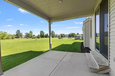 296 Club House Drive, Cherry Valley, IL 61016 - Photo 4