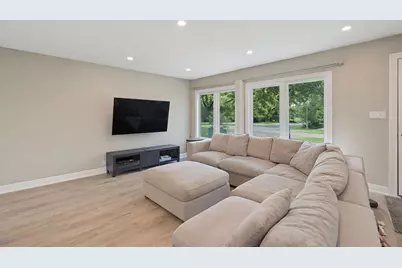 403 Springsouth Road, Schaumburg, IL 60193 - Photo 6