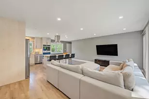 403 Springsouth Rd, Schaumburg, IL 60193 - Photo 4