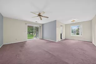 1402 W Hawkes St, Arlington Heights, IL 60004 - Photo 12