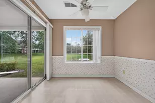 1402 W Hawkes St, Arlington Heights, IL 60004 - Photo 6