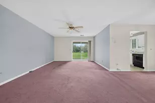 1402 W Hawkes St, Arlington Heights, IL 60004 - Photo 14