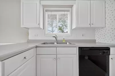 1402 W Hawkes Street #3, Arlington Heights, IL 60004 - Photo 8