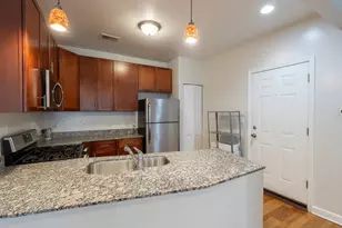 7225 N Rogers Ave, Chicago, IL 60645 - Photo 4