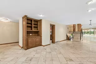 6936 N Kostner Ave, Lincolnwood, IL 60712 - Photo 16