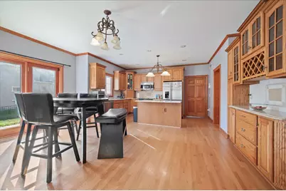 1084 Redwood Drive, Yorkville, IL 60560 - Photo 8