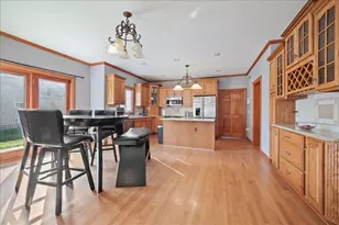 1084 Redwood Dr, Yorkville, IL 60560 - Photo 8