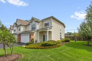 1187 Windham Ln, Elk Grove Village, IL 60007 - Photo 2