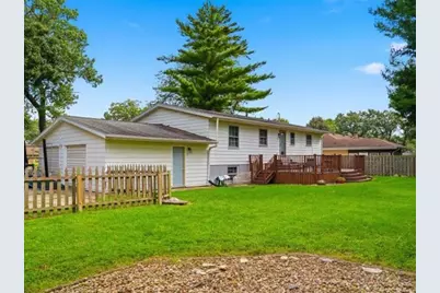 1021 Myrtle Avenue, Dixon, IL 61021 - Photo 2