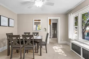 922 W Daniel St, Champaign, IL 61821 - Photo 8