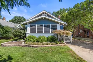 922 W Daniel St, Champaign, IL 61821 - Photo 2