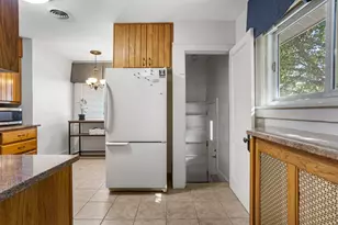 922 W Daniel St, Champaign, IL 61821 - Photo 10
