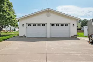 411 E Cherry St, Chatsworth, IL 60921 - Photo 24