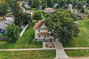 411 E Cherry St, Chatsworth, IL 60921 - Photo 2