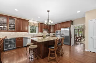 1657 Hickory Dr, Hoffman Estates, IL 60192 - Photo 6