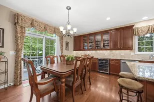 1657 Hickory Dr, Hoffman Estates, IL 60192 - Photo 8