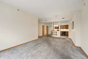 3125 Town Square Dr, Rolling Meadows, IL 60008 - Photo 6
