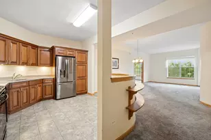 3125 Town Square Dr, Rolling Meadows, IL 60008 - Photo 2