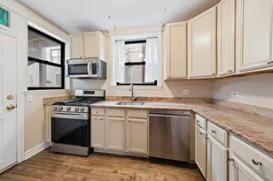 2211 W Winona St, Chicago, IL 60625 - Photo 2