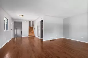 1652 W Montvale Ave, Chicago, IL 60643 - Photo 2