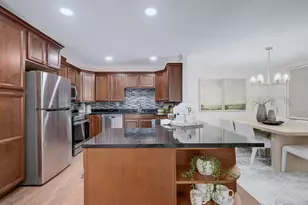 1 Oak Brook Club Dr, Oak Brook, IL 60523 - Photo 20